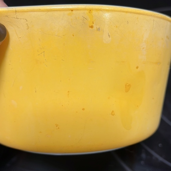 Set of 2 Vtg Pyrex Yellow 473 Sunflower 1QT Casserole Set w/Daisy Painted Lids - Picture 8 of 9